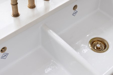 製品詳細:SHAWS純正の排水金具(ストレーナー)。ファイヤークレイシンクの厚みに適合する、高品質な専用パーツ。