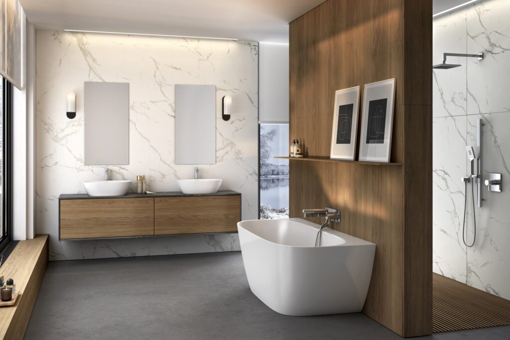 製品詳細：victoria + albertの「ルッサリ（LUSSARI）1600」。壁付け（バックトゥウォール）タイプで、空間を効率的に使いつつ優美さを損なわない設計。